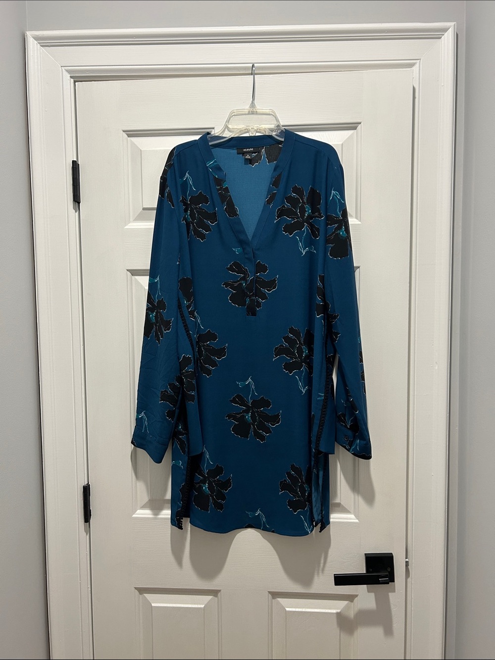 Alfani Teal Blue Black Floral Long-Sleeve Tunic